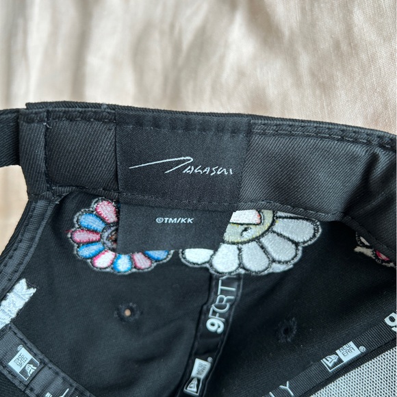 New Era 9FORTY Takashi Murakami flower baseball cap NWOT - Picture 4 of 6